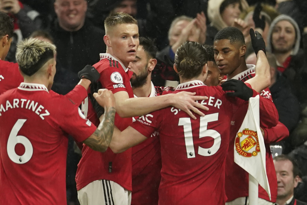 悼念若塔，姆巴佩进球后比出“20”和祈祷的手势.